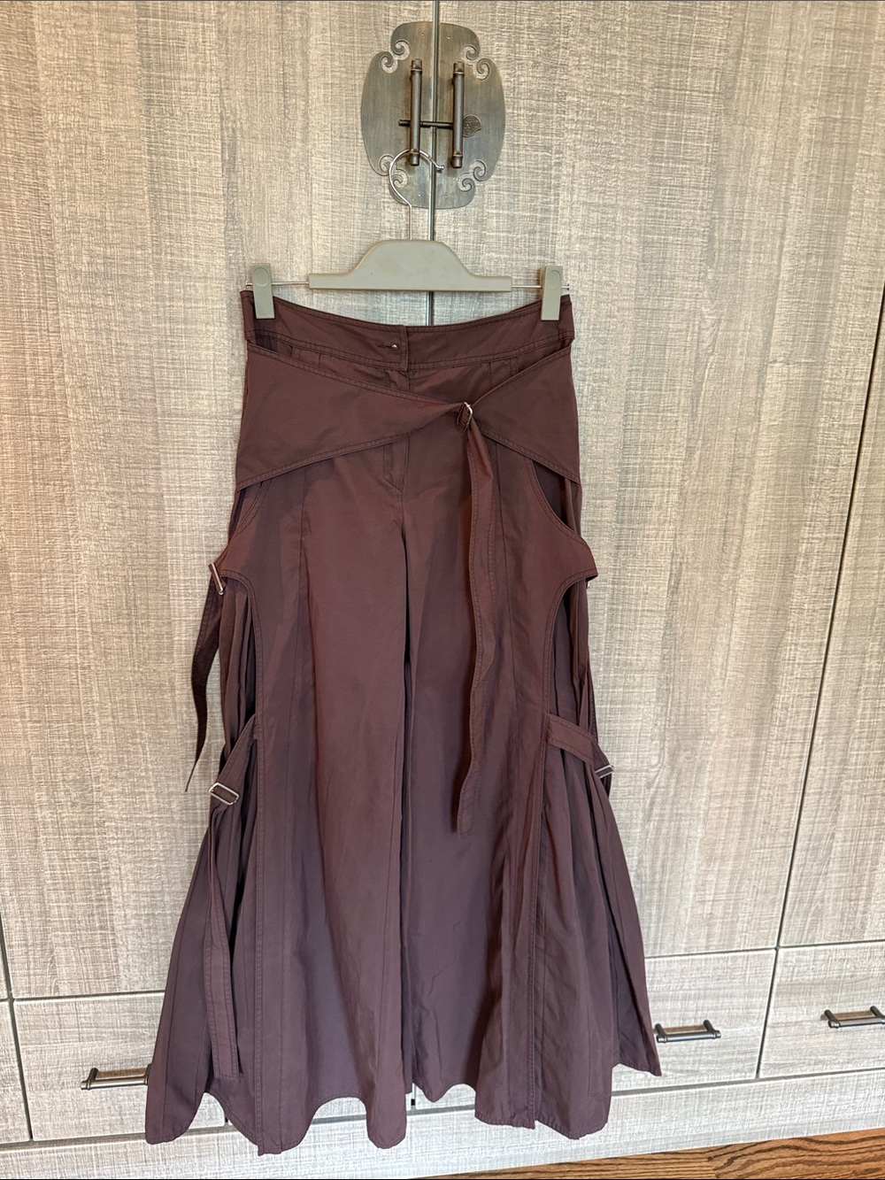 BGN Pleated Trousers With Straps And Metal Buckles